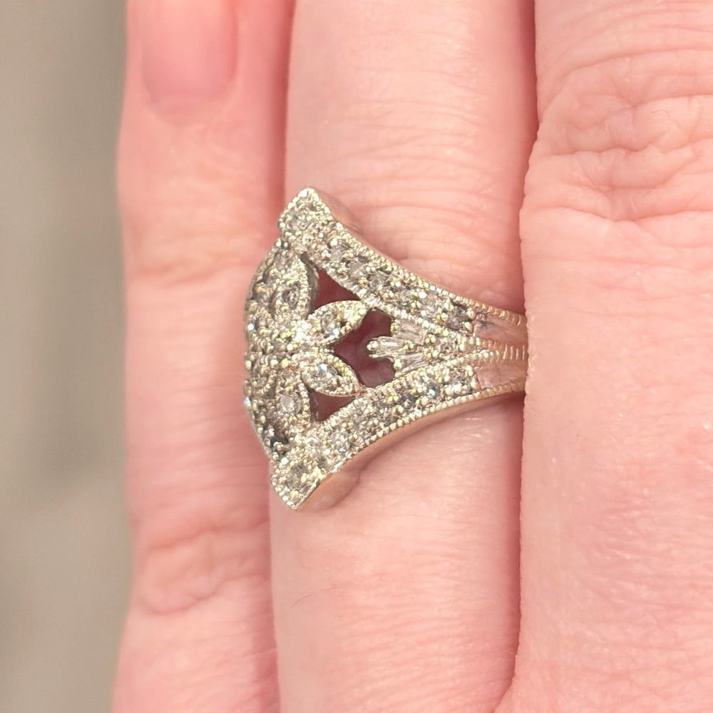 10K Diamond Snowflake Ring, Flower Filigree, Size 7.25, SUN Luxury - Picture 11 of 16